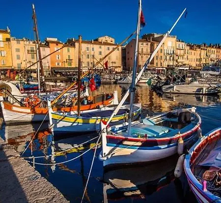 Casa de Férias Magnifique De La Garoupe Au Cap D'antibes à 300m Des Plages Antibes