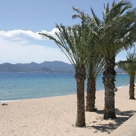 Casa de Férias Magnifique De La Garoupe Au Cap D'antibes à 300m Des Plages *