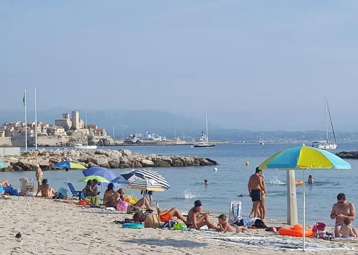 Magnifique De La Garoupe Au Cap D'antibes à 300m Des Plages Casa de Férias