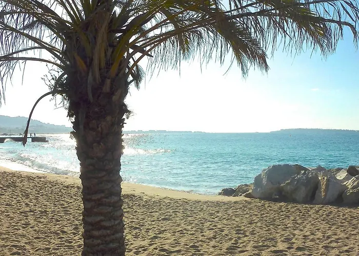Magnifique De La Garoupe Au Cap D'antibes à 300m Des Plages Casa vacanze