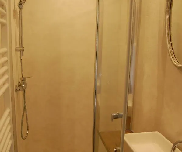 Casa de Férias Magnifique De La Garoupe Au Cap D'antibes à 300m Des Plages Antibes